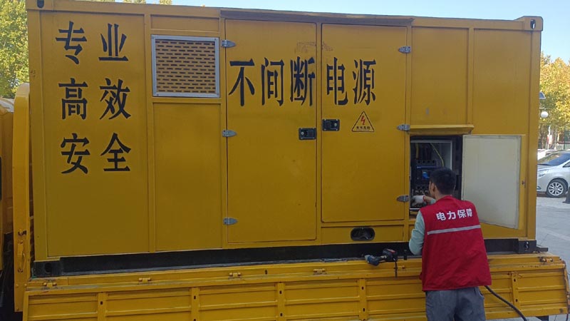 桐乡柴油发电机组和UPS电源配合使用时，如何避免切换过程中的电力中断？